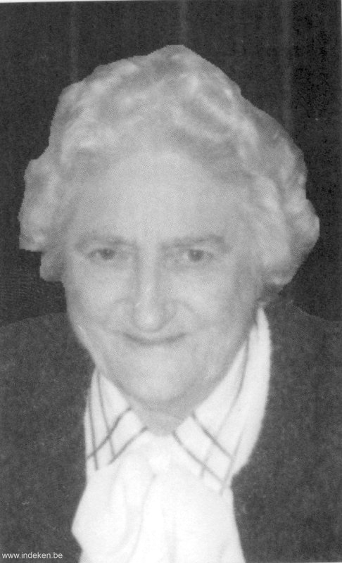 Angela D hooge